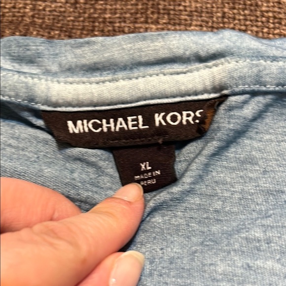 Michael Kors Blue Short Sleeve V- Neck Tee, Size XL - Picture 2 of 5